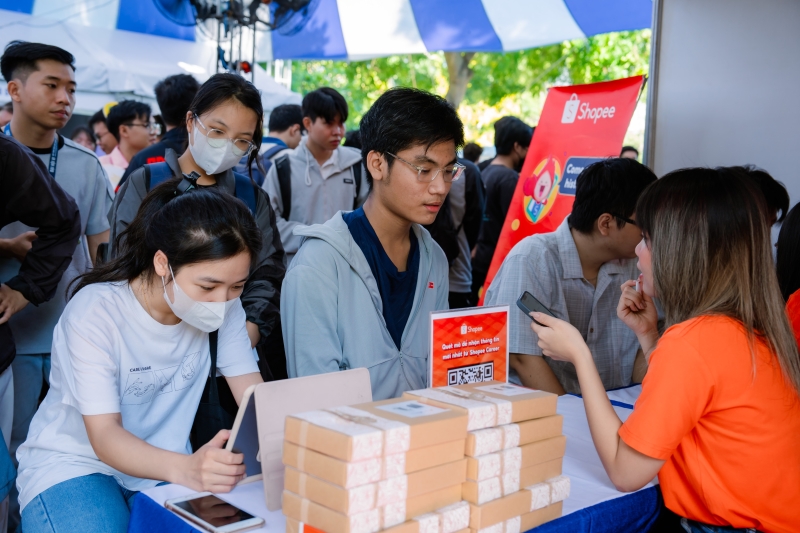 UIT Job Fair 2025 – A Strong Bridge Between Students and Tech Enterprises