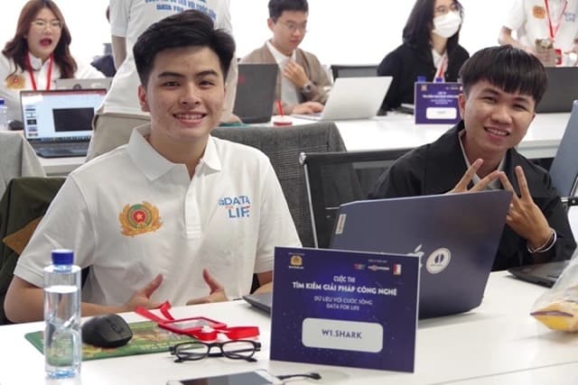 UIT Student Team Sole Representative in Top 5 of Data for Life Competition