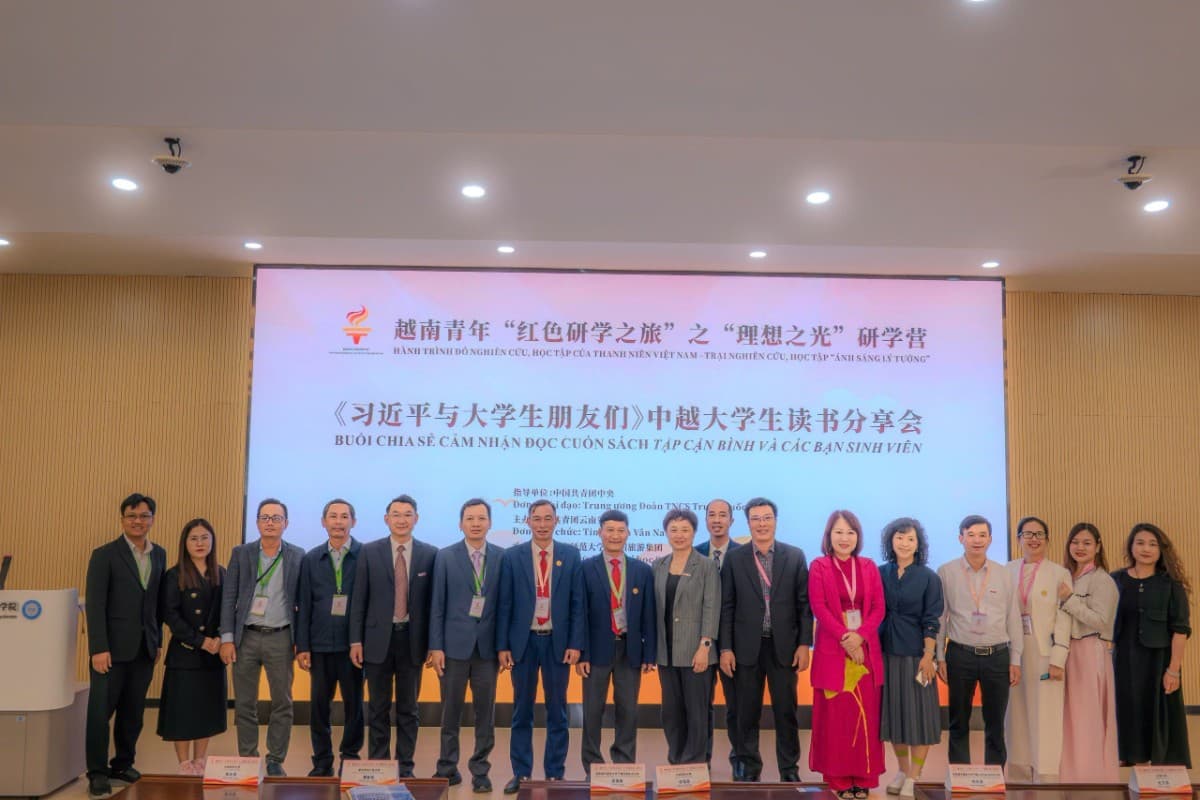 #UITGoGlobal 🌏 UIT Students Expand Global Connections on Day 3 of the “Red Journey” in China