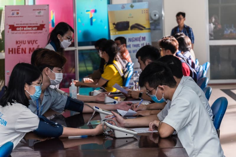 UIT Pink Drop | 'Connecting Hearts - Delivering Happiness'