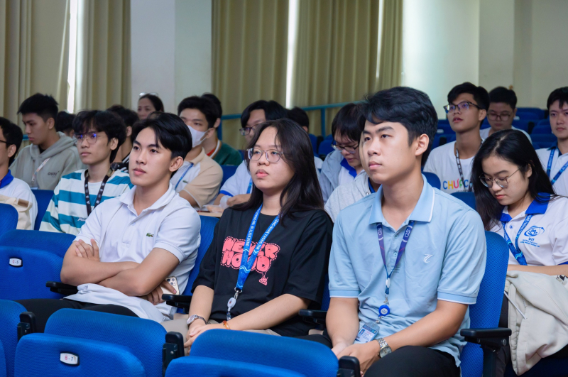 https://www.uit.edu.vn/sites/vi/files/image_from_word/gap_mat1.jpg