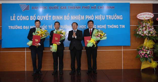 Dr. Nguyen Anh Tuan received the formal Decision document on his appointment to  the Vice Rector position