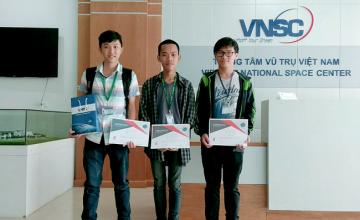 Sinh viên khoa Kỹ thuật Máy tính giành giải Nhì cuộc thi Cansat