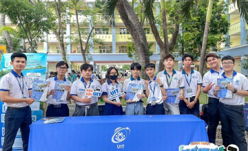 The Connecting Journey - UIT Student Ambassadors Visit Nguyen Khuyen High School