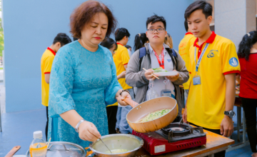University President Treats UIT Students to Banh Xeo in Celebration of the Lunar New Year