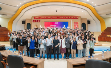 Talkshow "Agents and Avatars in the Metaverse" attracts a large number of students from University of Information Technology to attend.