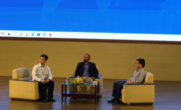 Over 800 lecturers and students attend public lecture on AI