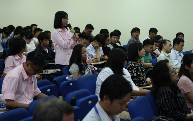 Student delegates questioned the Presidium of the Conference