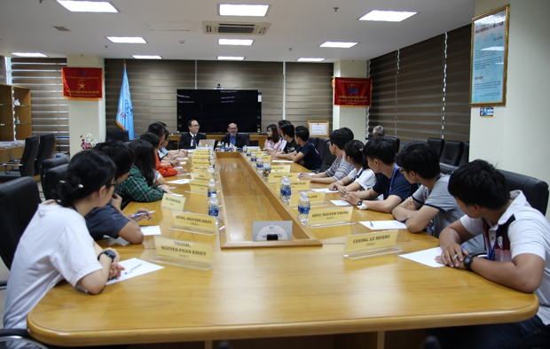 The AUN experts are interviewing Faculty’s students