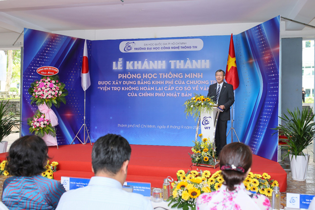 Consul General of Japan to Ho Chi Minh City Watanabe Nobuhiro made a speech  at the ceremony